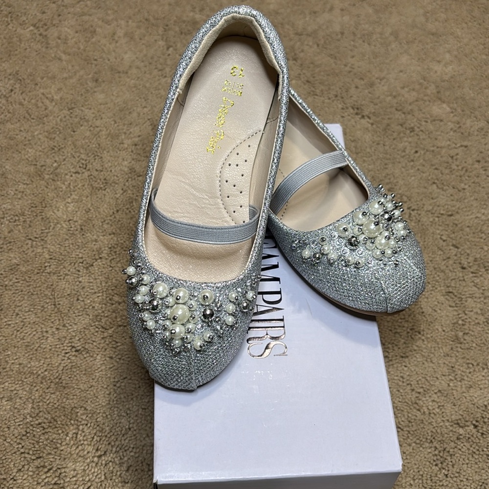 Dream Pairs Elegant Silver Glitter Shoes